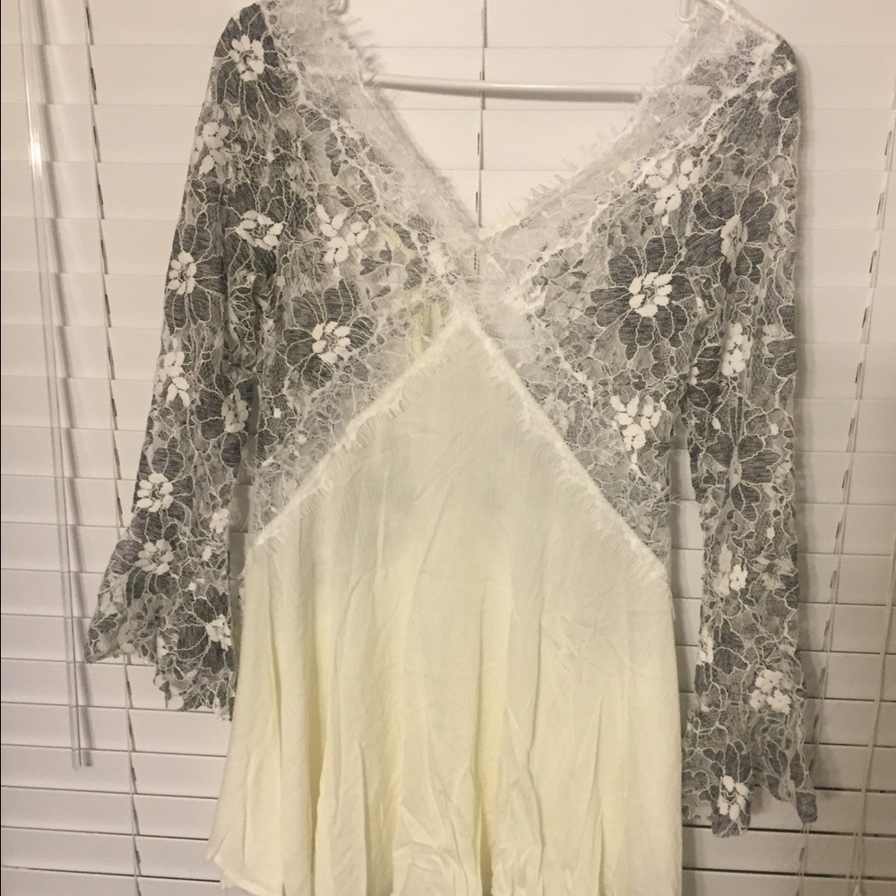 Lace Boho Dress - Picture 3 of 4